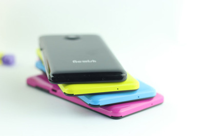 【纽维N9 新款四核4G ROM+512MB RAM 500万摄像头送香水味移动电源】价格,厂家,图片,手机,南京彰申通信设备-